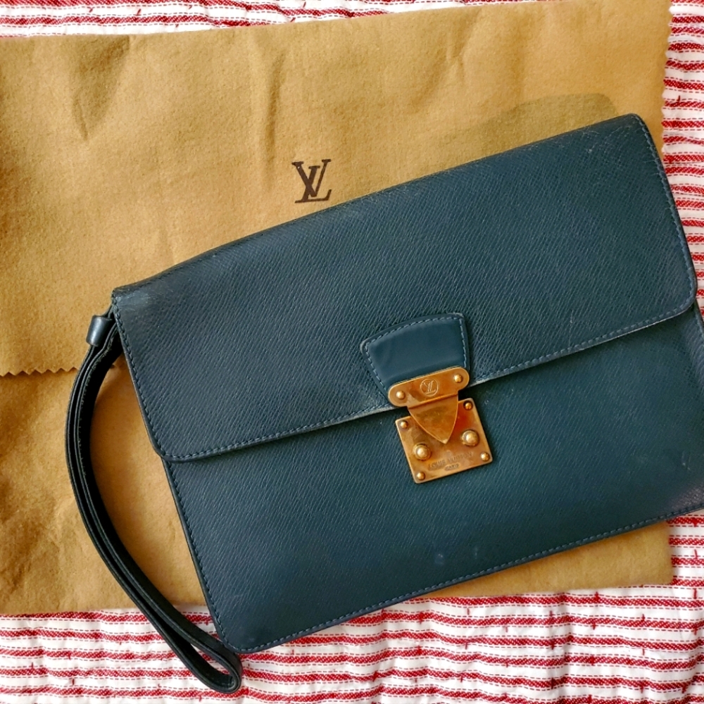 Louis Vuitton Green Taiga Leather Clutch